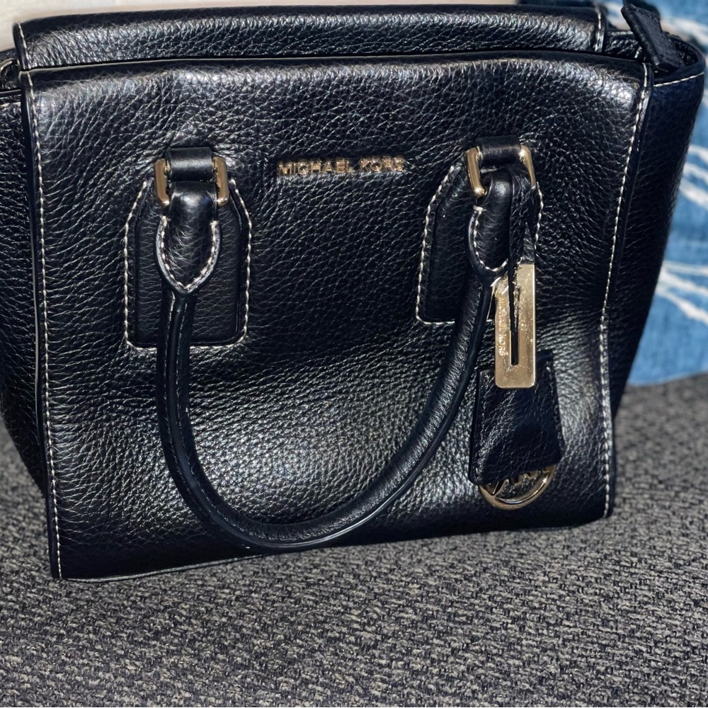 Beautiful Michael Kors pebble grain leather.